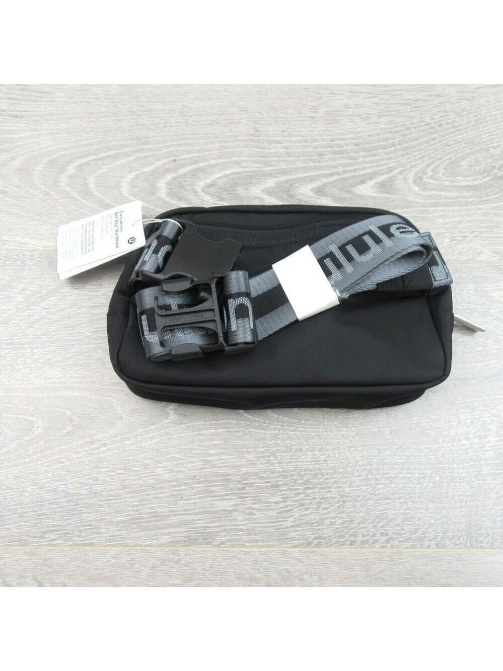 Lululemon Everywhere Belt Bag "Wordmark" Black (1L) Travel Vacation NEW - Picture 7 of 16